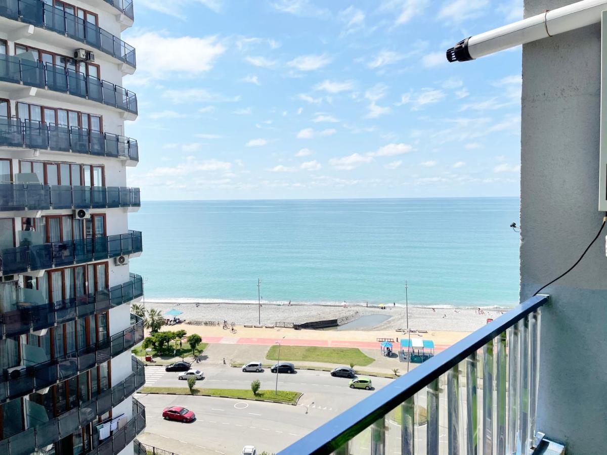 Ferienwohnung Beautiful Horizon First Line Batumi Exterior foto